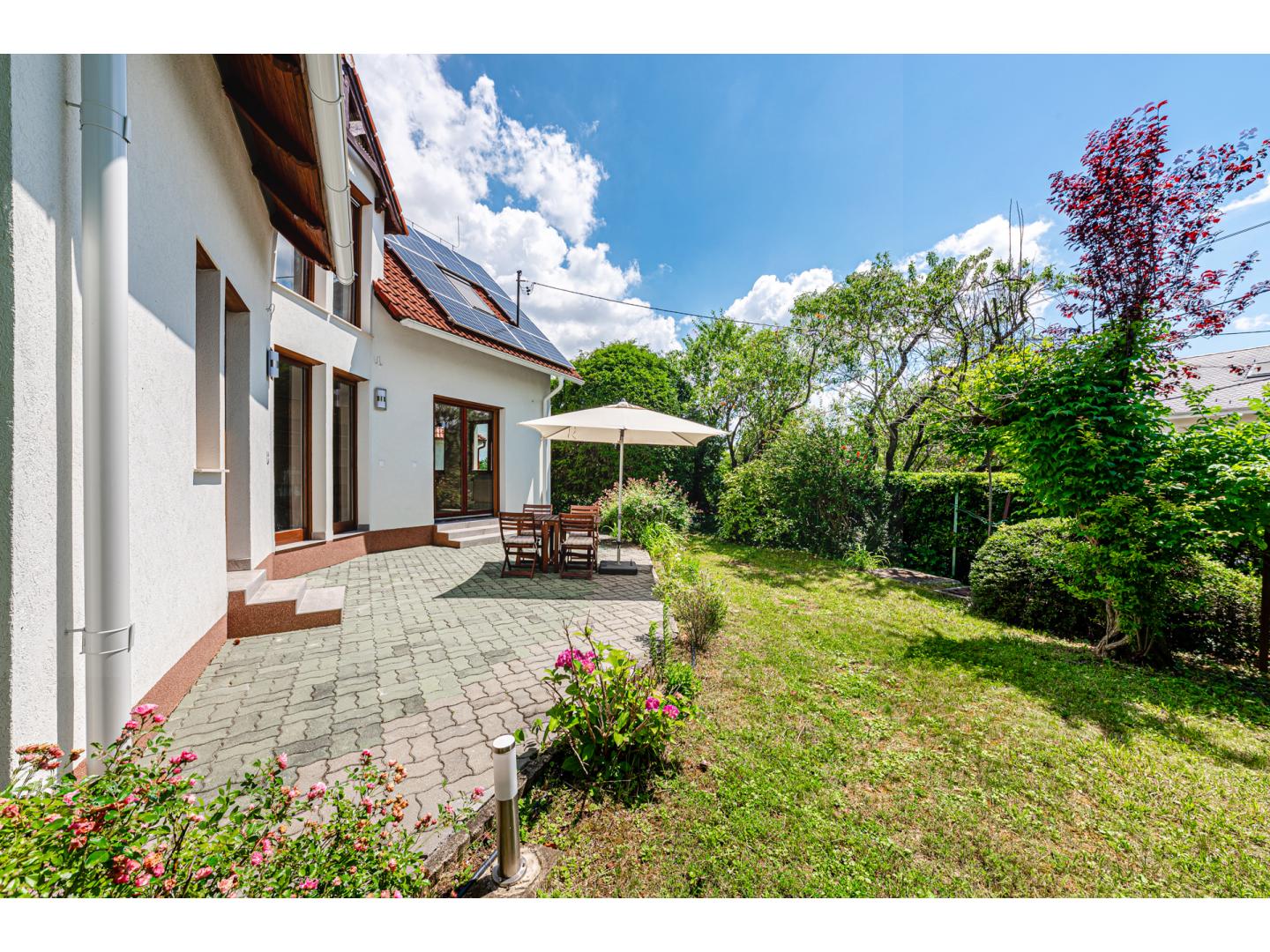 Eladó családi ház 250m2 Budapest, XI. kerület Sasad