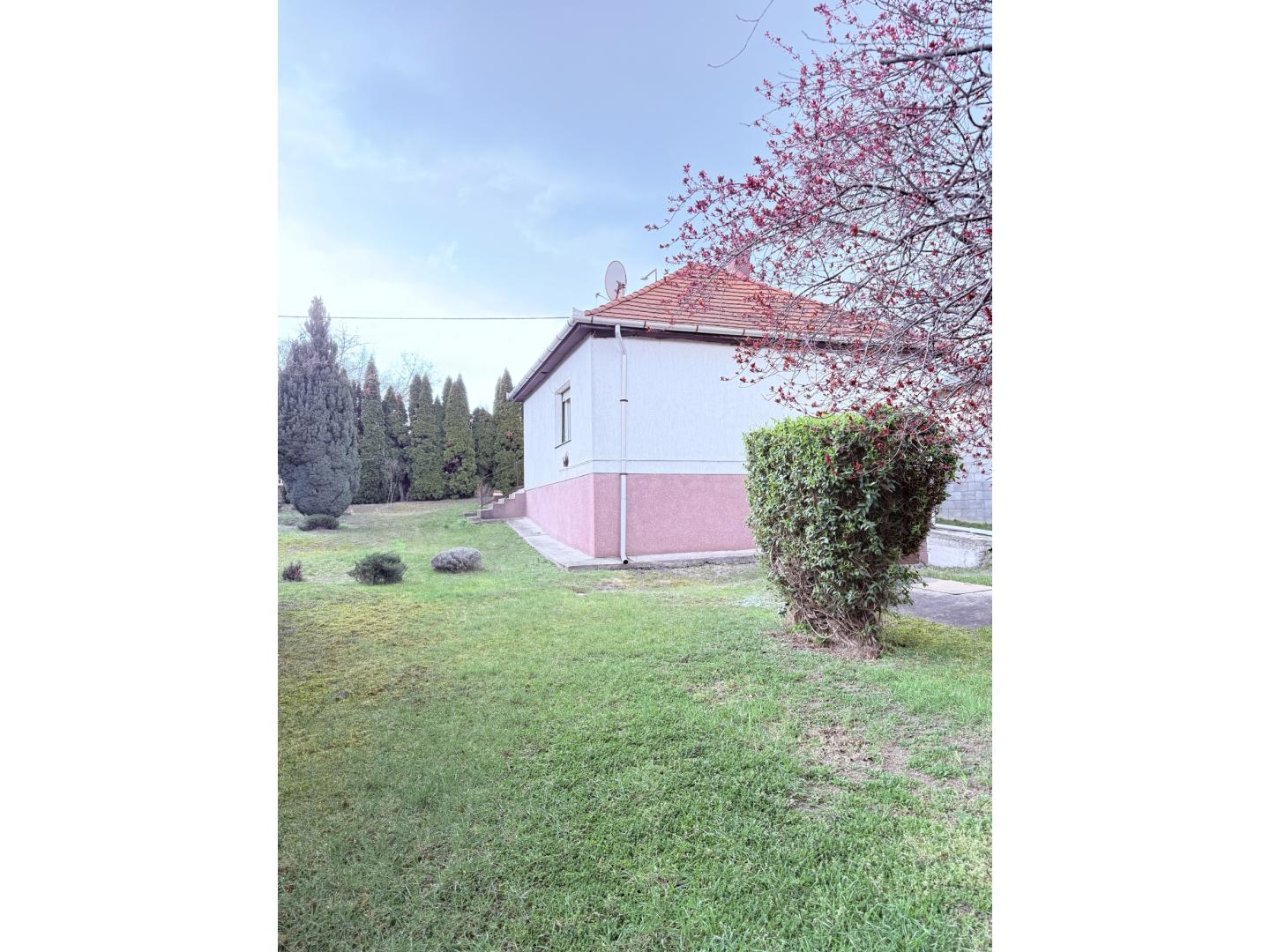 Eladó családi ház 68m2 Pest,  Parkváros