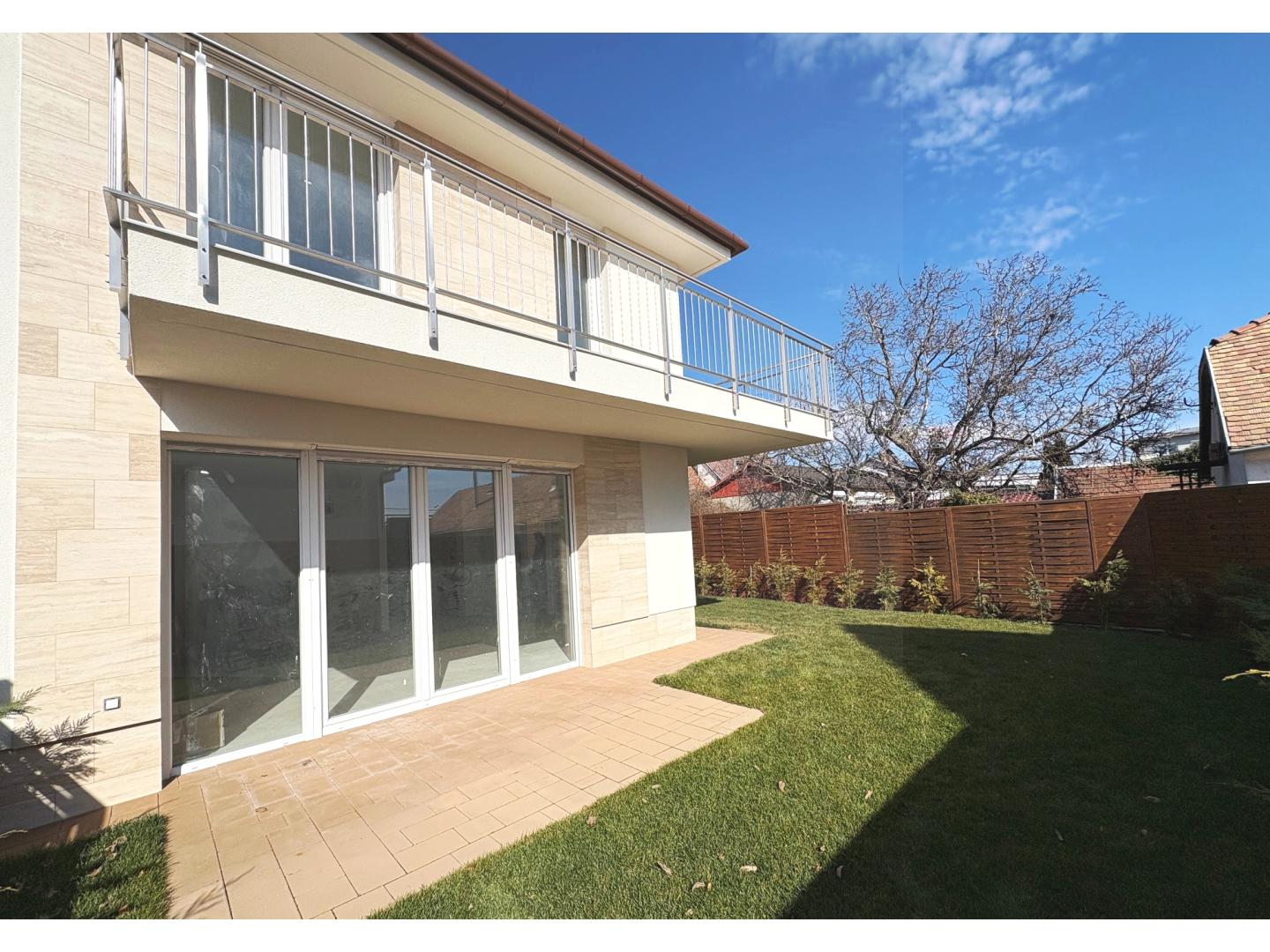 Eladó családi ház 142m2 Pest,  Kertváros