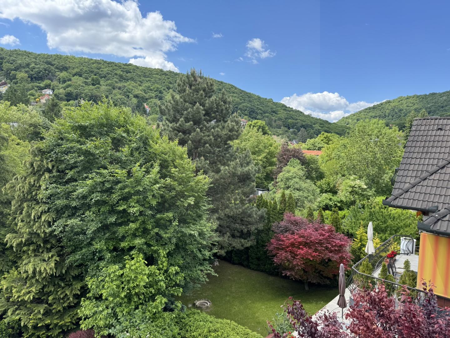 Eladó családi ház 280m2 Budapest, II. kerület Máriaremete