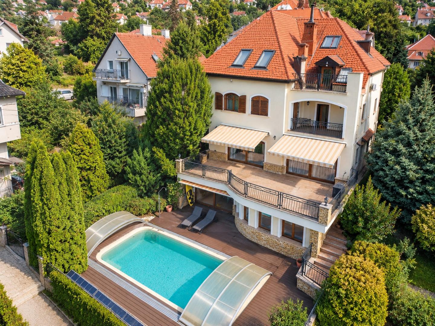 Eladó családi ház 290m2 Budapest, XI. kerület Sasad