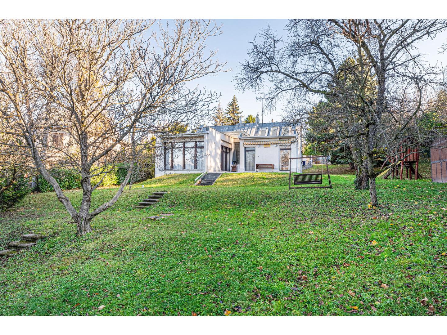 Eladó családi ház 200m2 Budapest, XII. kerület Kútvölgy