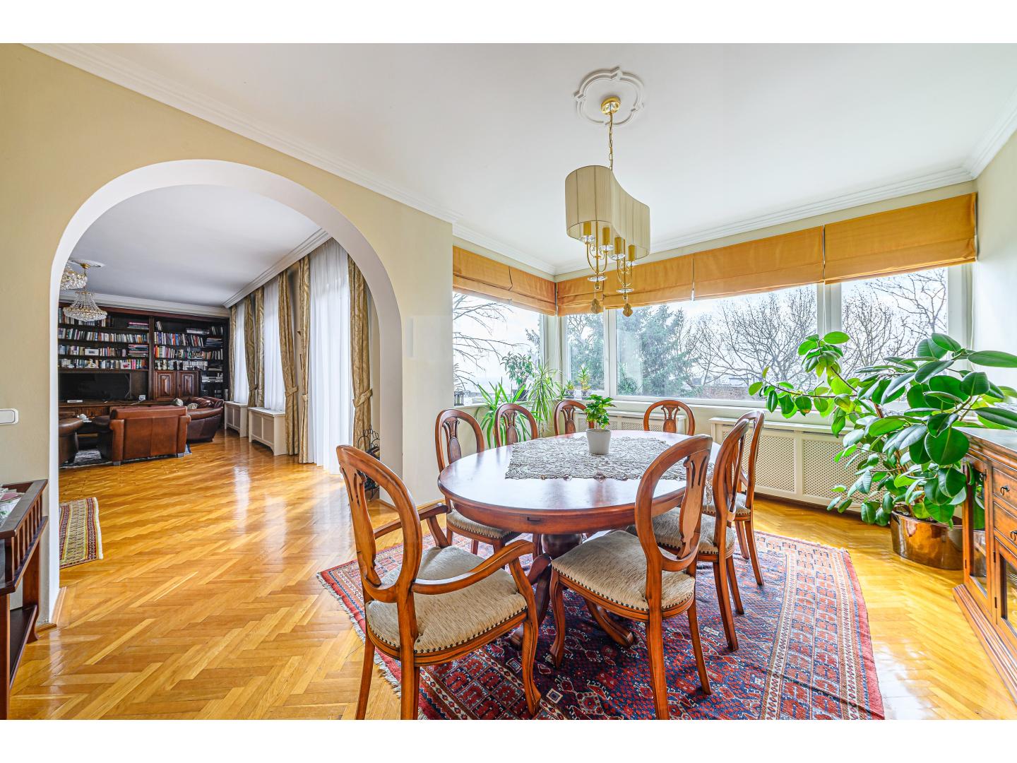 Eladó családi ház 550m2 Budapest, XI. kerület 