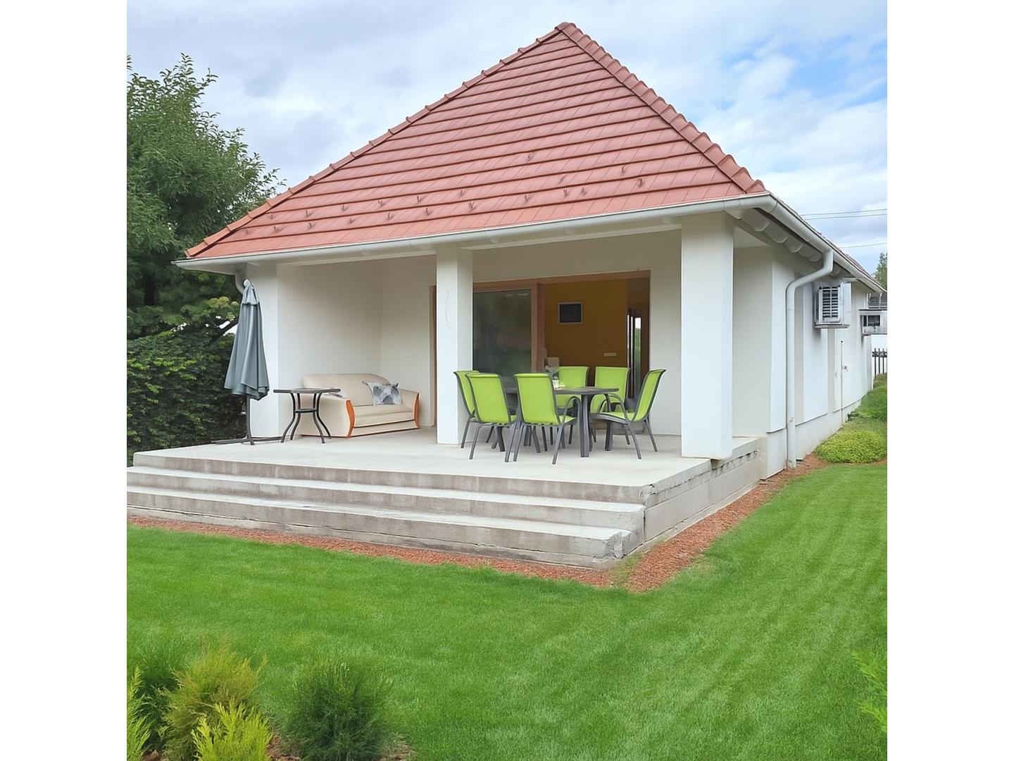 Eladó családi ház 60m2 Veszprém,  