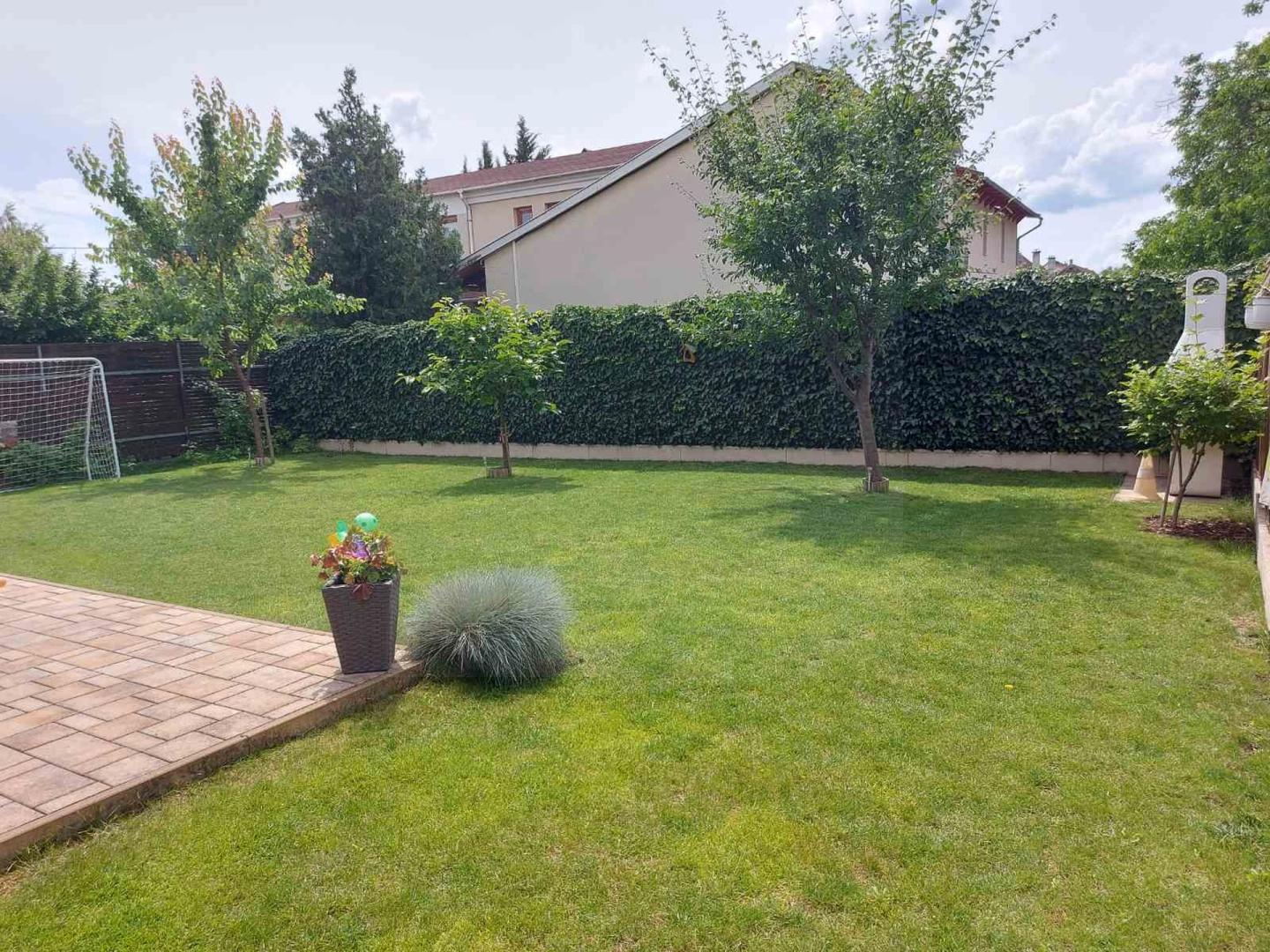 Eladó ikerház 130m2 Pest,  XI. kerület határán