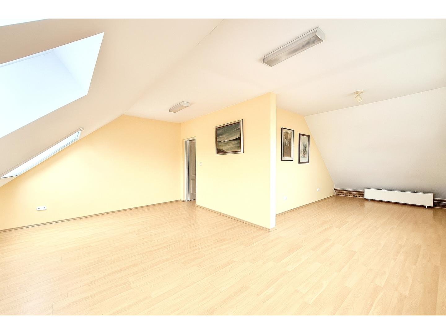 Eladó lakás 140m2 Pest,  Városközpont